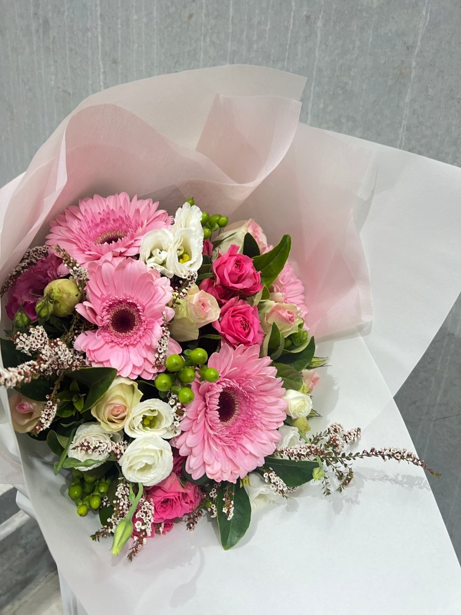 Seasonal Posy - ROSE & CO