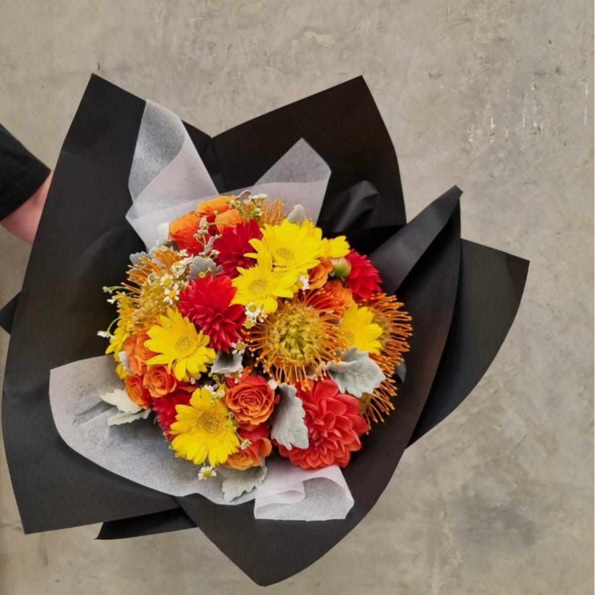 Summer Posy - ROSE & CO