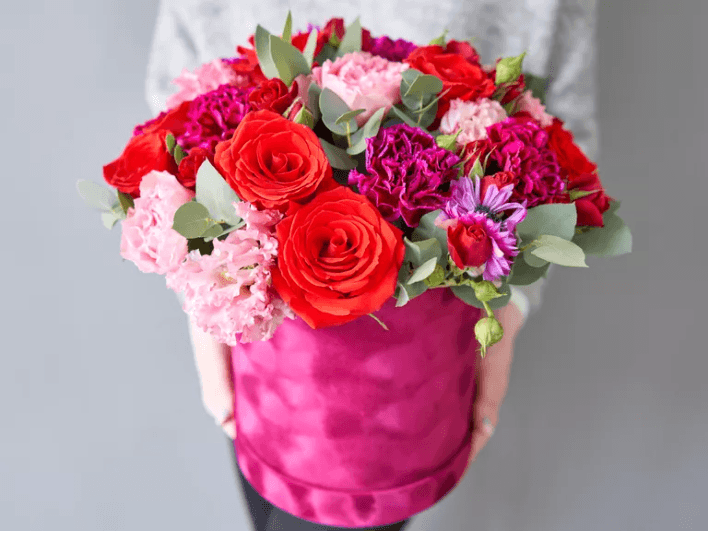 Things to know before opting for online flower delivery service - ROSE & CO