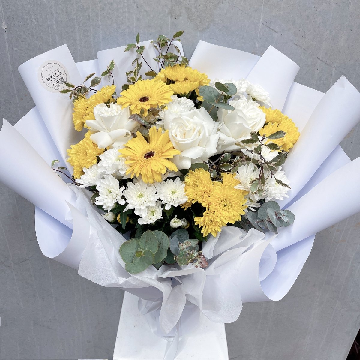 Funeral flower bouquet - ROSE &amp; CO