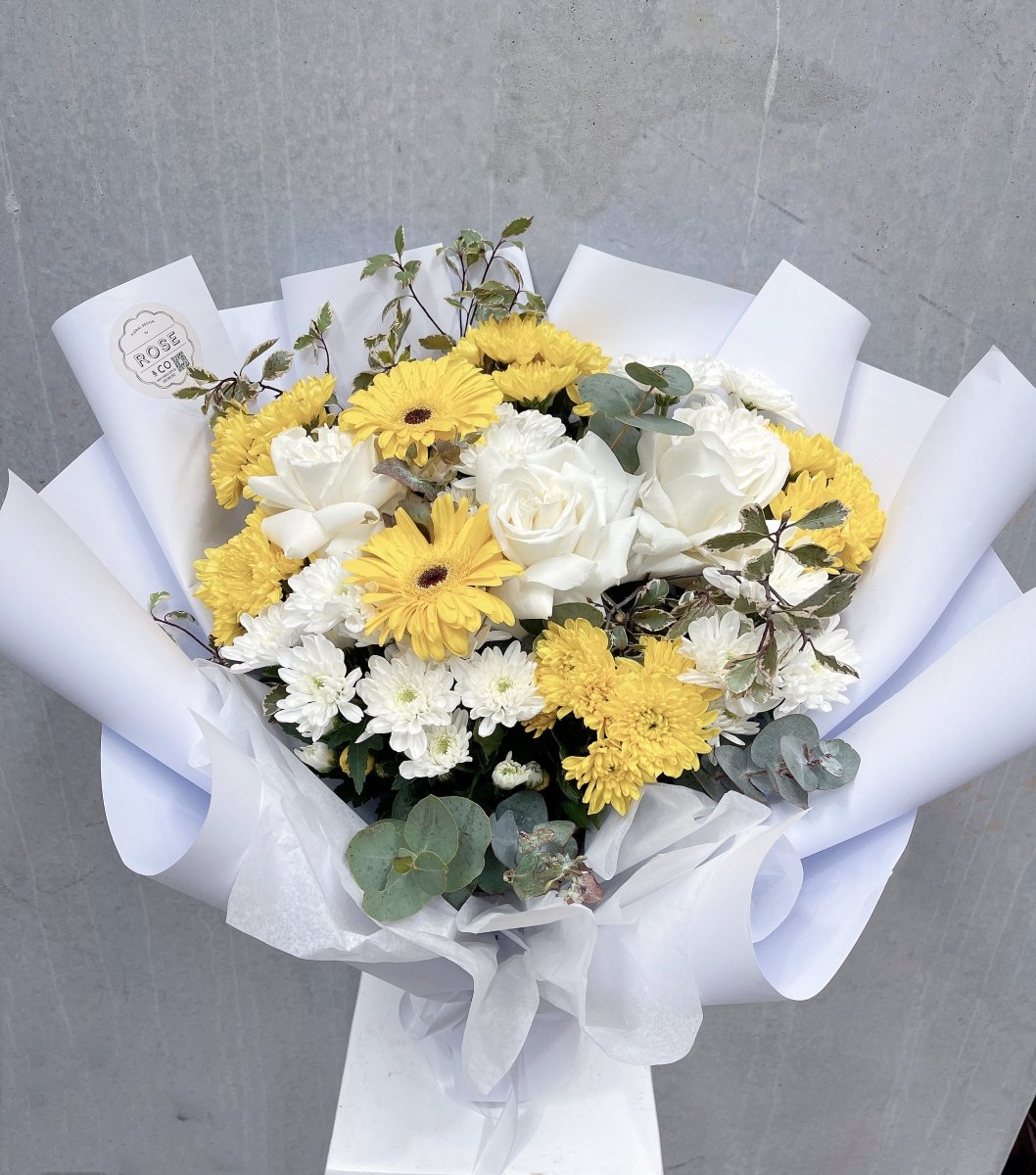 Funeral flower bouquet - ROSE &amp; CO