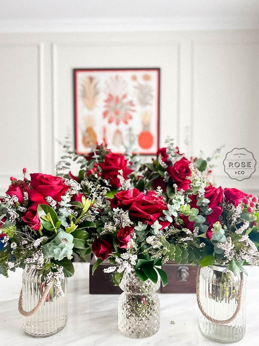 Red colour table posy - ROSE &amp; CO